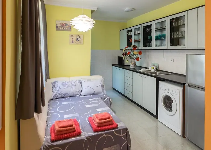 Kapriz - 2 Beds Aptmnt Near The Beach