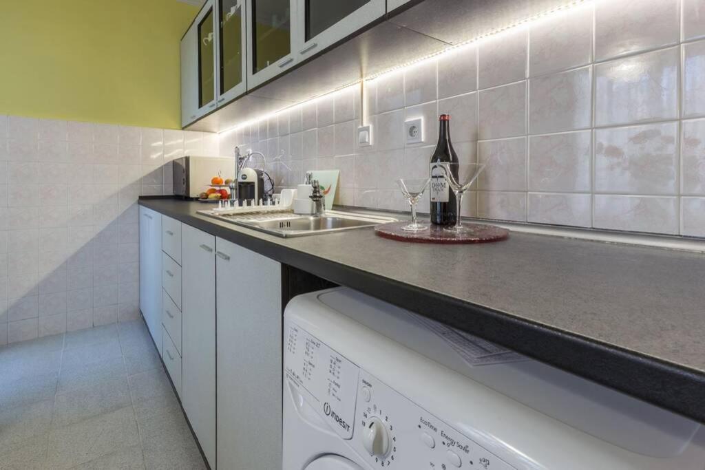 Kapriz - 2 Beds Aptmnt Near The Апартамент *