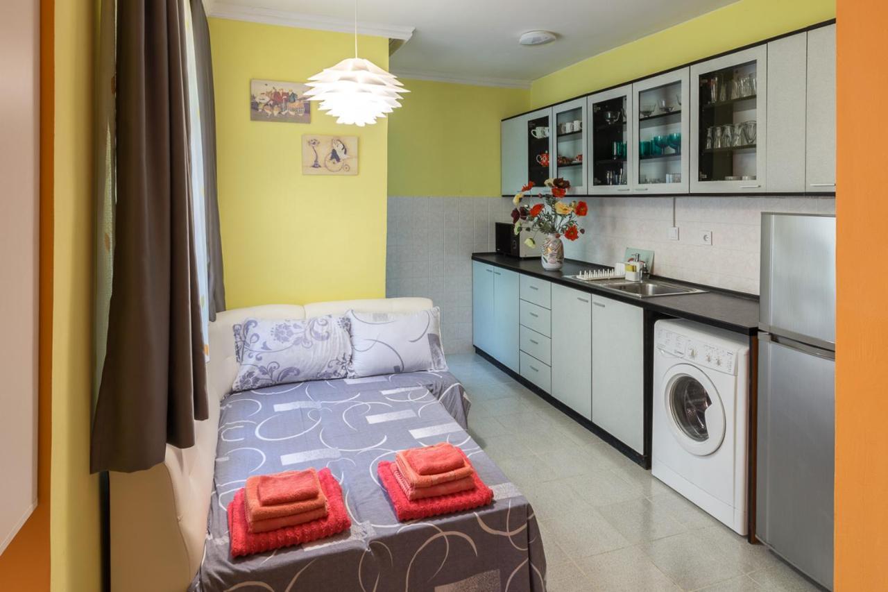 Kapriz - 2 Beds Aptmnt Near The * Варна